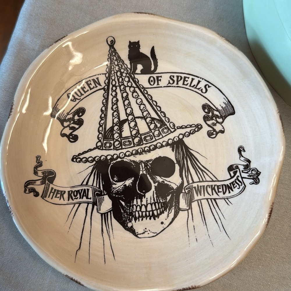 Halloween Dessert plates. Set a four. Ghoulish. Vintage. Dept. 56 New in box - Picture 4 of 11